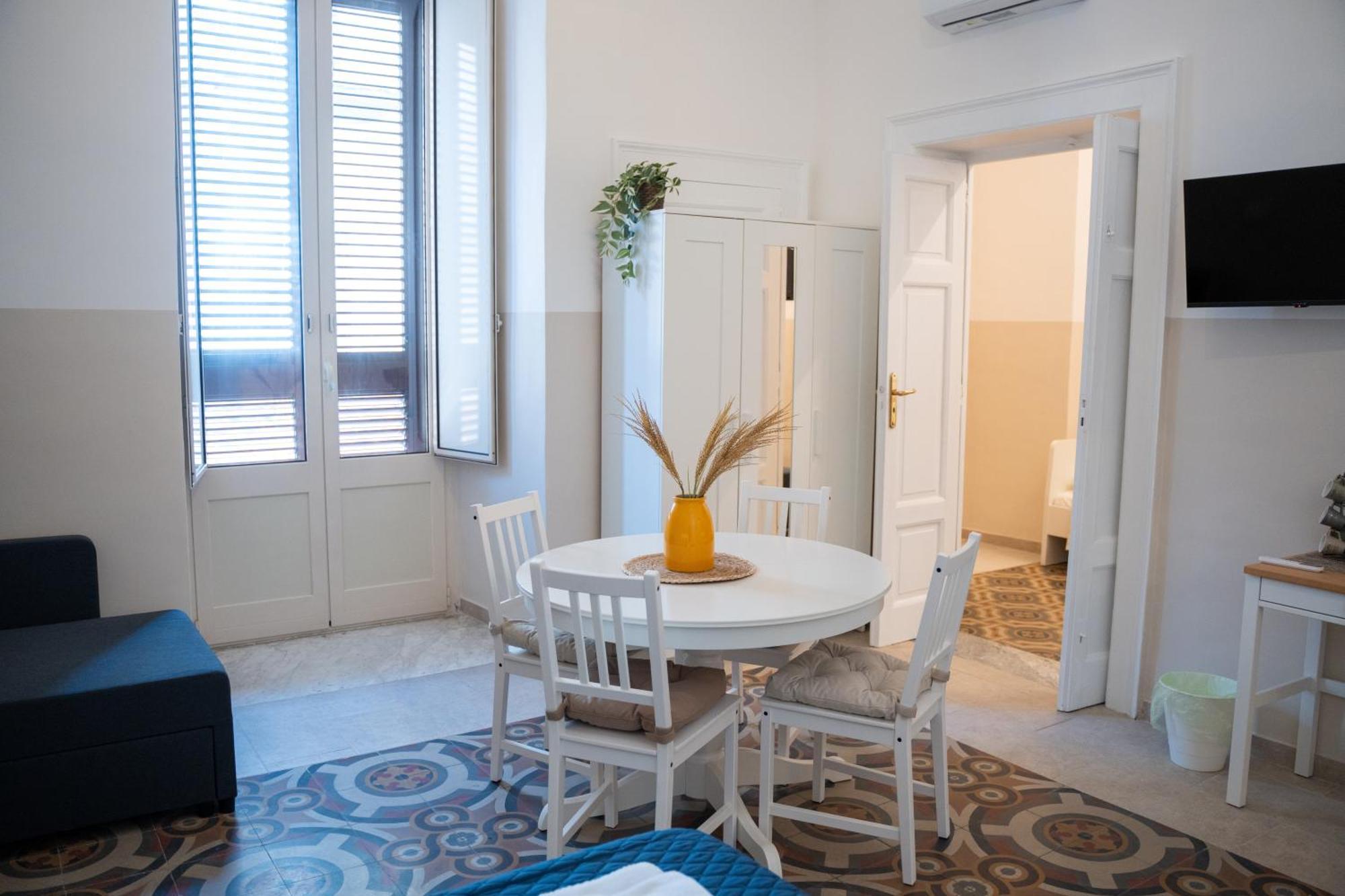 Principe Amedeo 93 Acomodação com café da manhã Bari Exterior foto